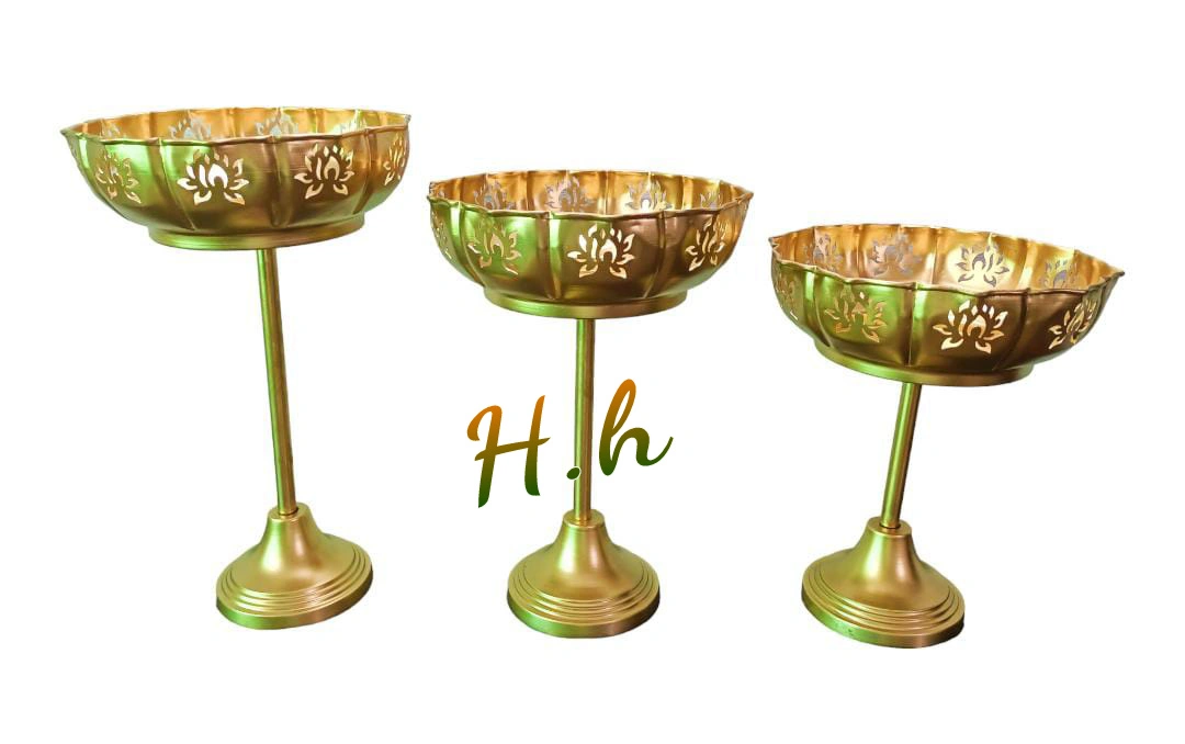 Decorative Beautiful Urli & Tea light Stand Collection Available  in Very Reasonable Prices 
Kindly  uploaded by Hina Handicrafts on 11/14/2023