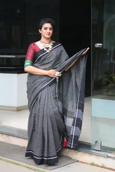 Post image I want 10 pieces of Saree at a total order value of 500. I am looking for Manufacturer contact me . Please send me price if you have this available.