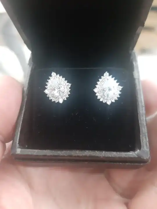 White zircon 92.5 silver drop shaped earrings  uploaded by business on 11/16/2023