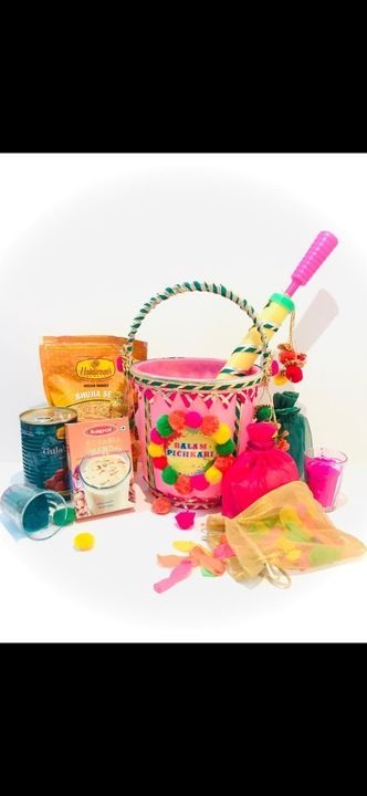 Holi hampers uploaded by hampers_gifts_happiness on 3/23/2021