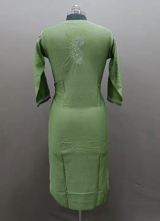 Kurti
Fabric chanderi silk
Length 46
Size 38 to 42
Gala boti work.contact no.. 8318804348  uploaded by Msk chikan udyog on 11/17/2023