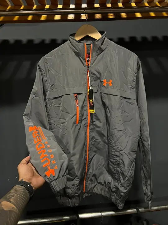 Under Armour Windcheaters uploaded by Handycart on 11/17/2023
