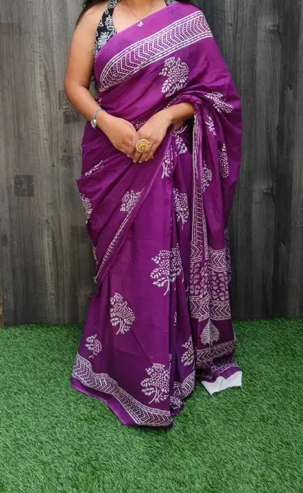 Beautiful cotton mulmul sarees  uploaded by The print house  on 11/17/2023