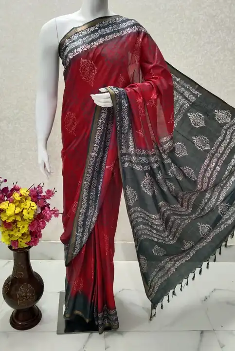 Batik discharge  saree uploaded by WeaveMe India on 11/18/2023