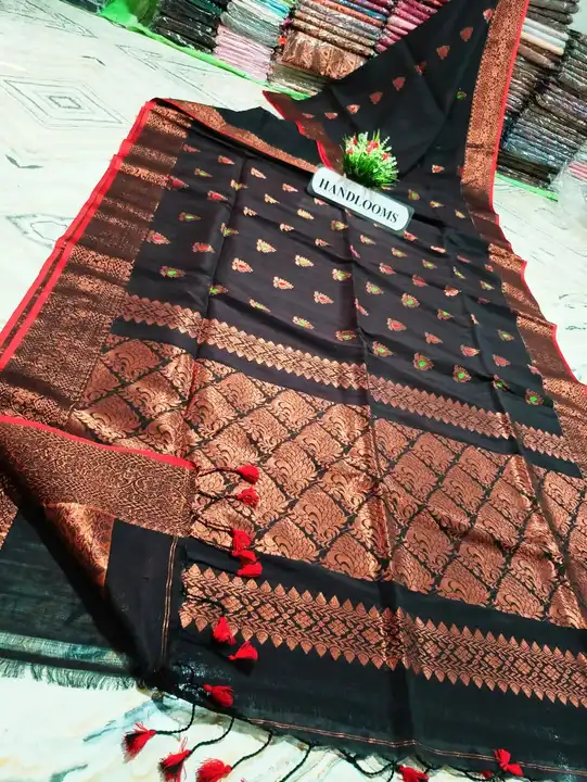 Post image *🌹 Exclusive New Disine 🌹*

*🌹 Pure Lilen Banarosi saree🎄*
*🌹 metirials.. Cotton By Lilen🎄*
*🎄 Blouse piece Available 🌹*
*🌹Very good quality 🎄*

*🌹 Colour set nile special discount Thakbe🙏🙏*
