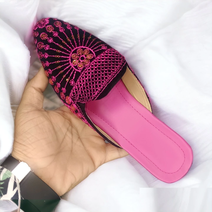 Sitara Design Heel Slipper  uploaded by The fashion icon on 11/23/2023