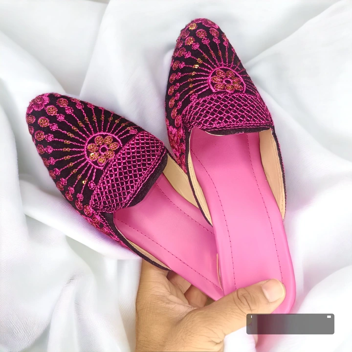 Sitara Design Heel Slipper  uploaded by The fashion icon on 11/23/2023