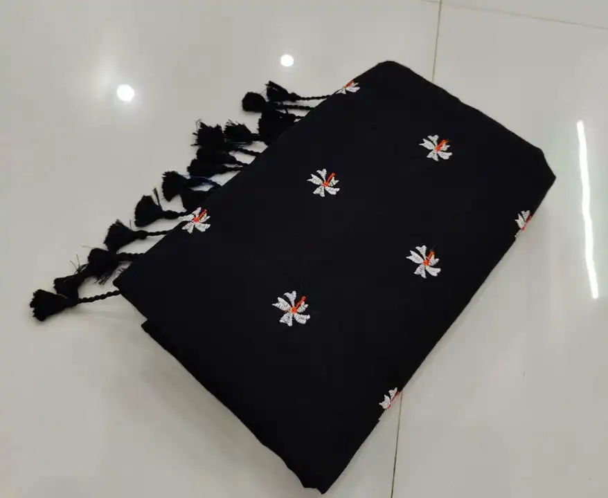 Product uploaded by Matri Saree Center on 12/2/2023