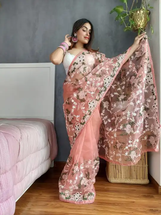 Organza saree uploaded by business on 12/3/2023