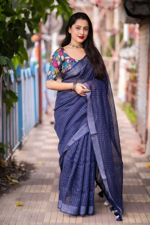 Linen saree with self weaving  uploaded by Suyukti Creation on 12/12/2023