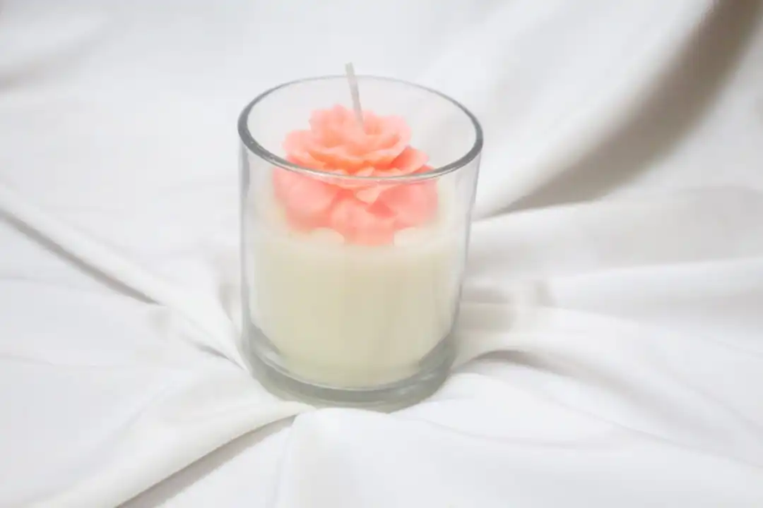 Glass flower scented candle uploaded by business on 12/12/2023