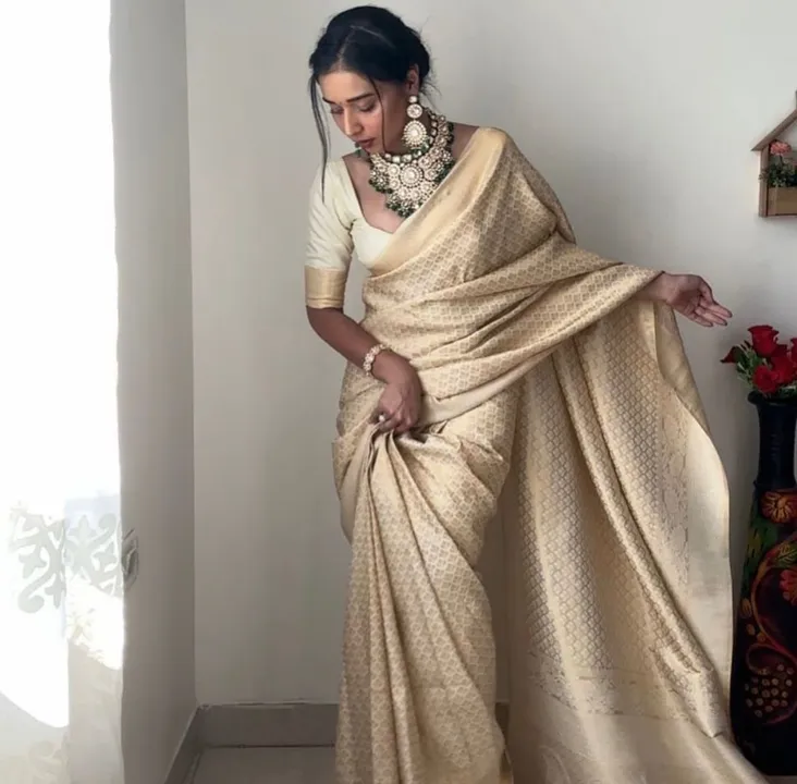 READY TO WEAR SAREE*
JUST ONE MINUTE *TO* WEAR SAREE uploaded by business on 12/13/2023