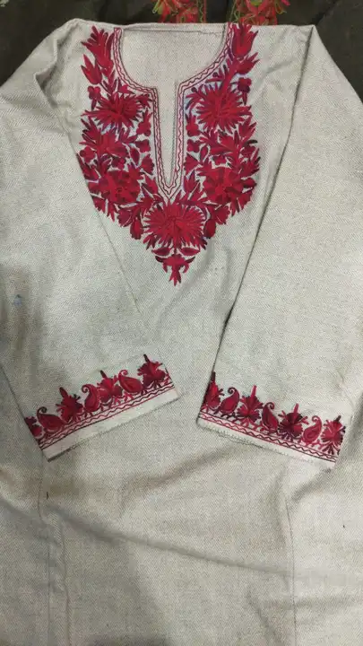 Kashmiri Fehrens with beautiful kashmiri Aari work uploaded by Mumtaaz collection's  on 12/13/2023
