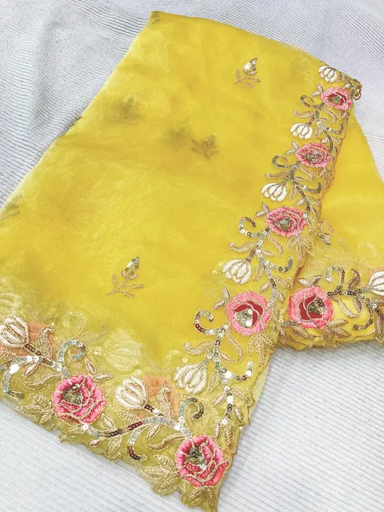 _New Launch_
IV 
*Titan Yellow Sarees*

🥻Saree Fabric - Soft Organza 

🛍Blouse - Mono  Banglory

5 uploaded by Divya Fashion on 12/15/2023