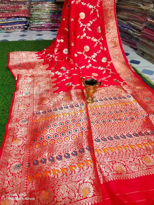Post image I want 2 pieces of Saree at a total order value of 1000. Please send me price if you have this available.