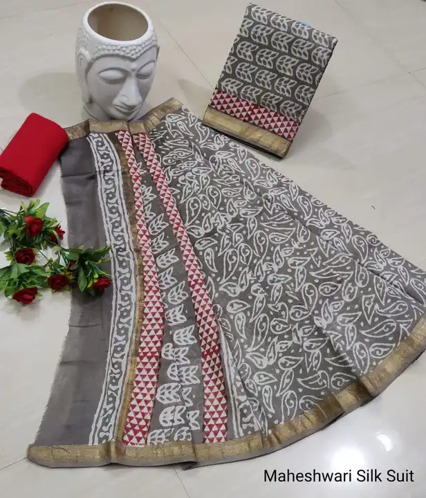 Maheshwari silk suit  uploaded by The print house  on 12/16/2023