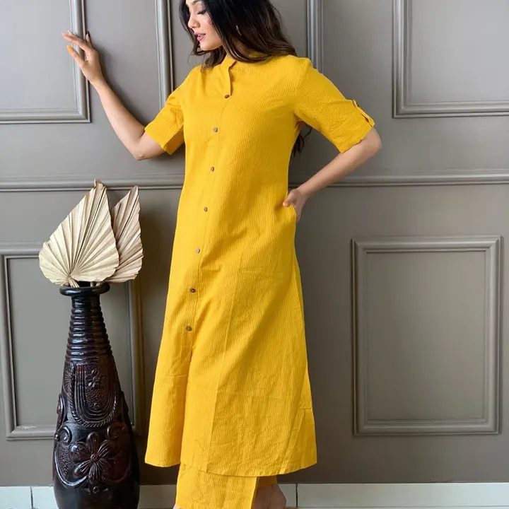 Post image 💥 LAUNCHING💥


*COTTON KAATHA KURTA  SET

*♦️ Fabric  Cotton

 ♦️Top LENGTH 44

*♦️Size:M/38, L/40, xl/42 xxl 44*

 💥💥PRICE  499/- 💥

*Stock available*

     💃 *Best quality* 💃
*Ready to dispatch keep posting*💥