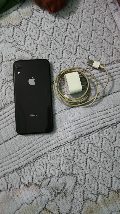 iphone xr 64gb  uploaded by business on 12/17/2023