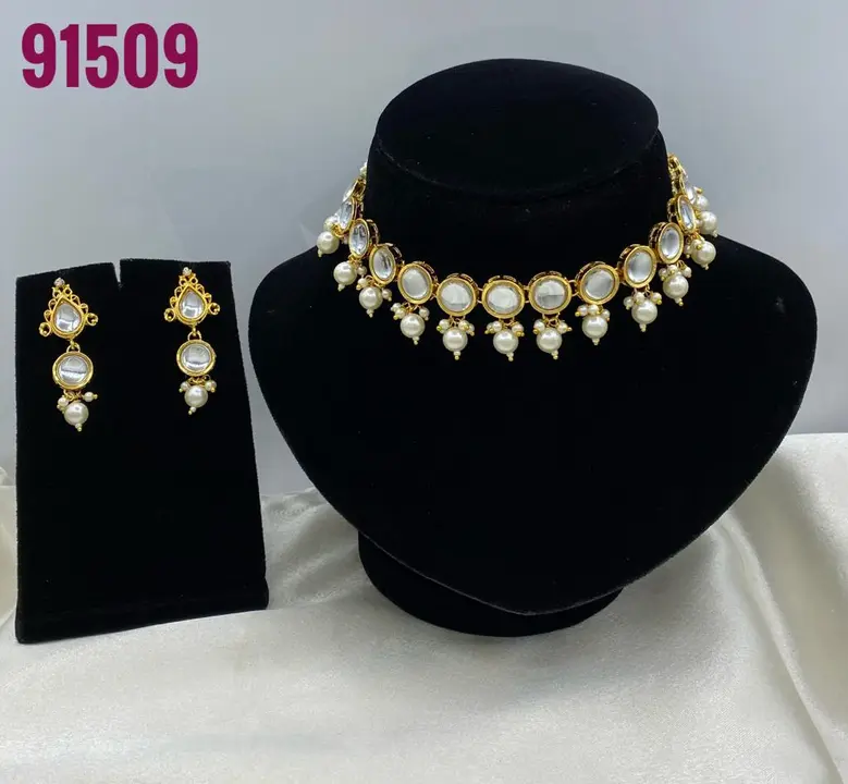 Single line kundan necklace  uploaded by business on 12/17/2023