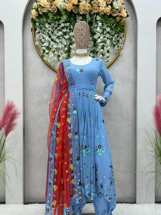 Fashionable Gown uploaded by SWAGHOSH on 12/18/2023