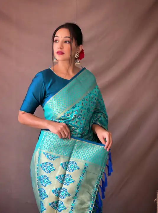 Blue Gold-Toned Zari Silk Blend Patola Saree with Unstitched Blouse uploaded by VAIDEHI SUPER STORE VAIDEHI SUPER STORE on 12/18/2023