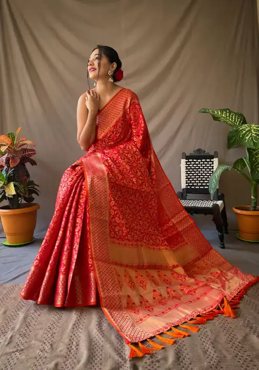 Red Gold-Toned Zari Silk Blend Patola Saree with Unstitched Blouse uploaded by VAIDEHI SUPER STORE VAIDEHI SUPER STORE on 12/18/2023
