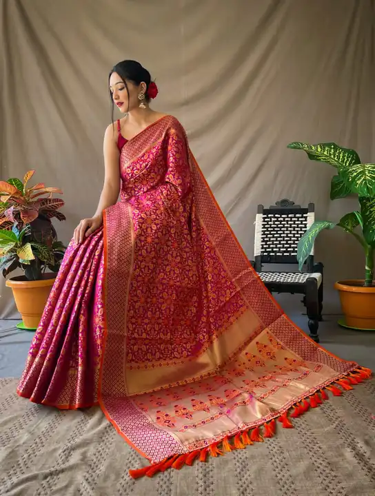 Pink Gold-Toned Zari Silk Blend Patola Saree with Unstitched Blouse uploaded by VAIDEHI SUPER STORE VAIDEHI SUPER STORE on 12/18/2023
