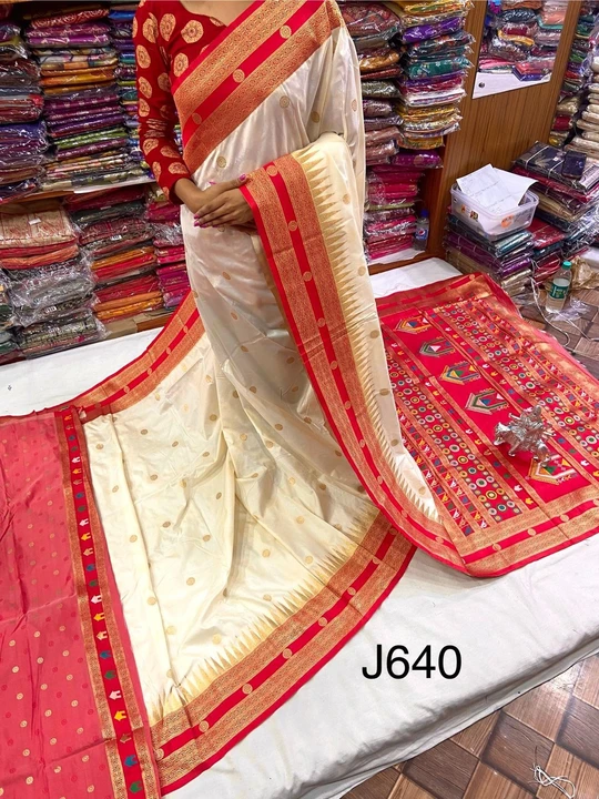 Factory Store Images of DEALER OF BRANDED KURTIS,SAREES,GOWN AND LAHENGA 