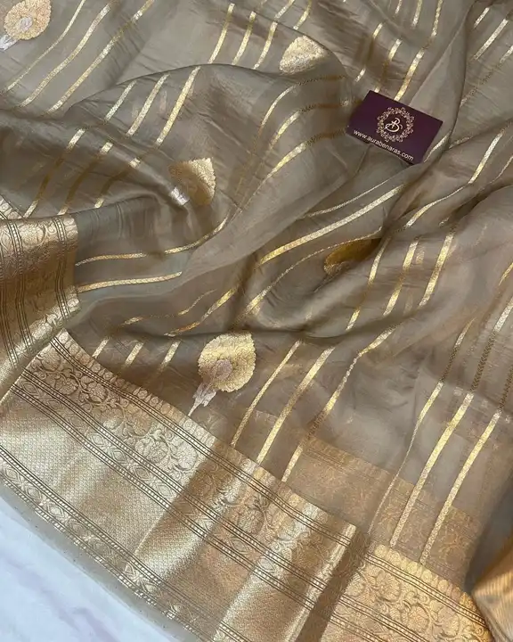 

 *Banarasi  kora organza silk saree*
*Zari meena*
 uploaded by Ajaz textiles on 12/19/2023