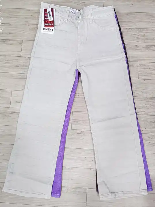 Women's straight fit jeans  uploaded by business on 12/19/2023