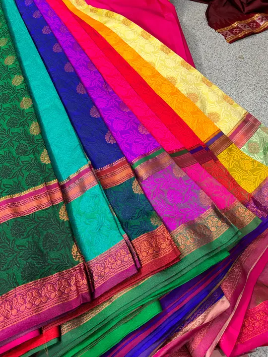 New Border Self Design Saree
Full Saree With Blouse 
Colour - 8
Set       - 8
 uploaded by H.A Traders on 12/25/2023