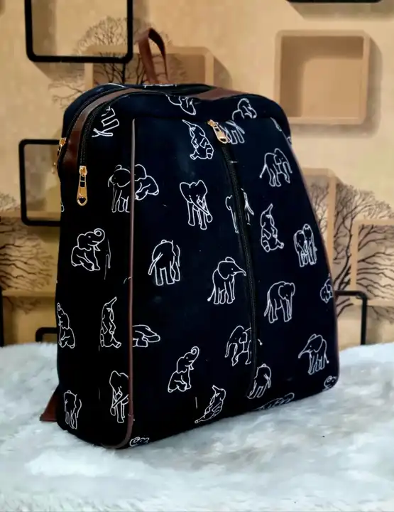 Post image The Maruti backpack 🎒
Double partition backpack with front zip both side space
Sturdy grip 
Size 14 “  x 16”
Zipper straps at back 
Quality product 
Made in Jaipur 🇮🇳