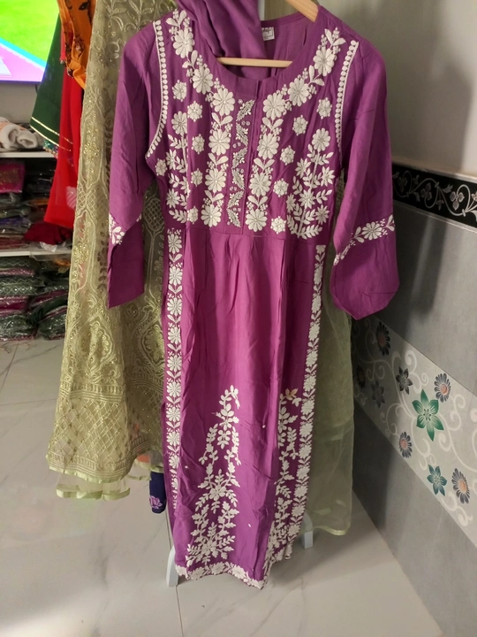 Post image I want 50+ pieces of Kurta set at a total order value of 5000. I am looking for Luknowi kurta set with machine work only . Please send me price if you have this available.