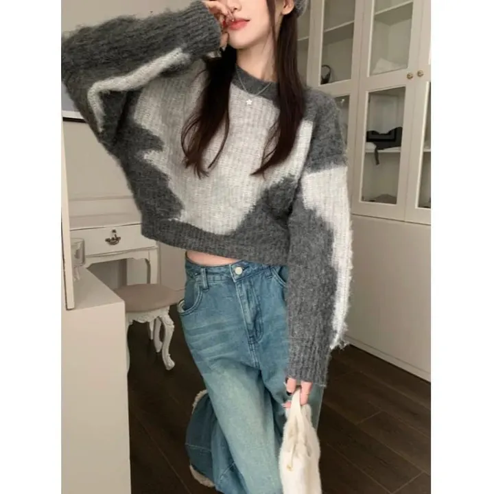 Knitted crop Top  uploaded by The Style Club on 12/29/2023