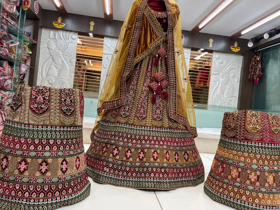 Heavy bridal lehenga uploaded by Shree kamdhenu textile on 1/2/2024