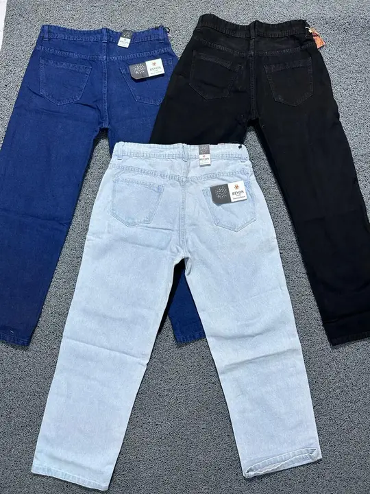 Men's baggy jeans uploaded by business on 1/4/2024