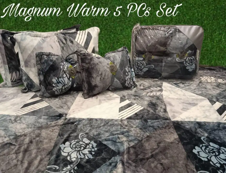 *Magnum King🌺*
*5 Pc Warm Cushion Set*
 uploaded by business on 1/5/2024