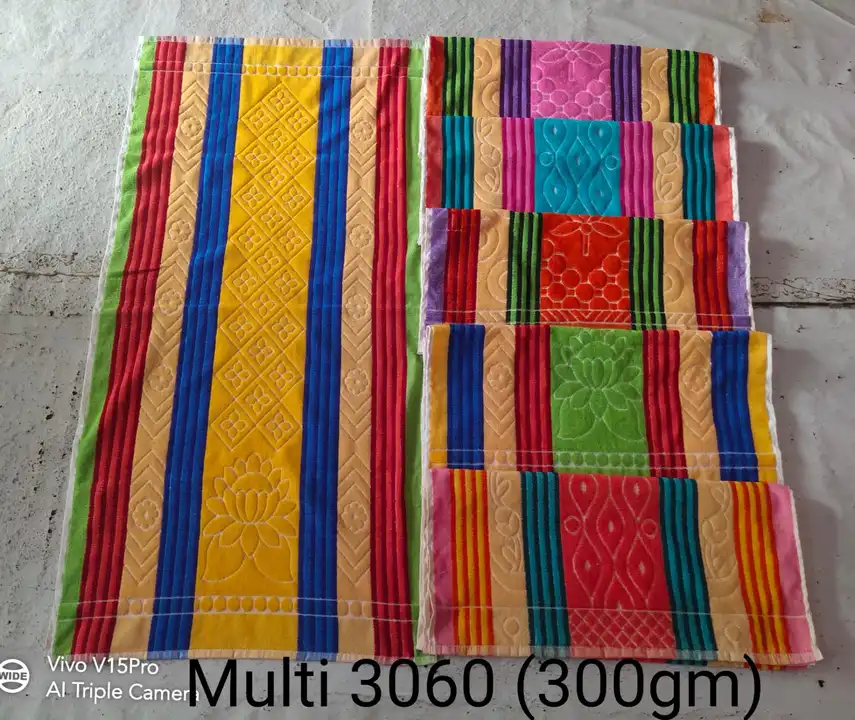 Towel premiem quality 💯 uploaded by Sumit Wholesale Trader on 1/5/2024