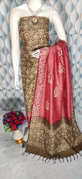 Fabric Matka khadi Suits 

BATICK  PRINT SUIT 👌🥰🥰
➡WITH TOP , BOTTOM AND DUPATTA 
 
➡ FREE SIZE.. uploaded by Weavers gallery on 1/5/2024