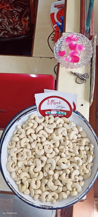 Plain Cashews uploaded by business on 1/8/2024