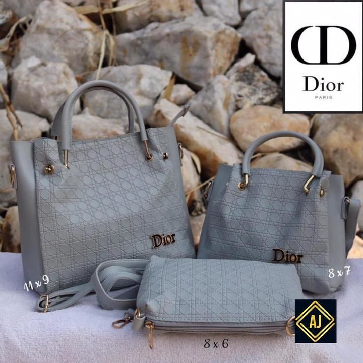 Post image *DIOR*
3 pc combo 
2 siling bag
Pouch with long handle 
Dior embossing 
A-1 quality 
*Rs 600