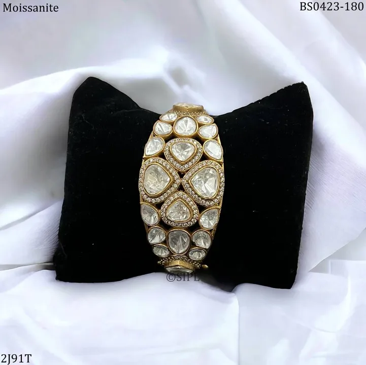 Elegant Round Diamond Bracelet at Wholesale Prices