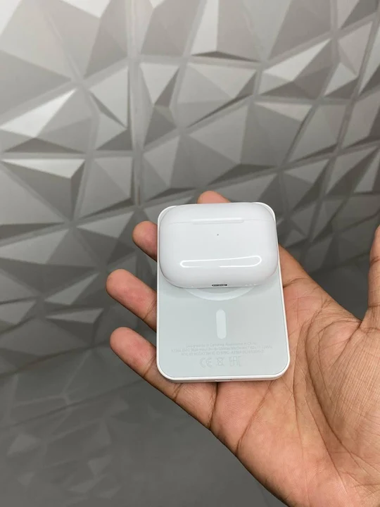 Post image Apple airpods pro 2nd Generation and magsafe powerbank 
PRICE  1500 RS ONLY 
PRODUCT ID  BH1