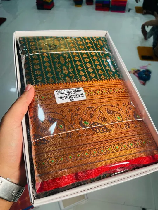 Ambose Premium Quality Heavy Saree
Full Saree With Blouse
Colour - 8
Set       - 8
Price   uploaded by H.A Traders on 1/13/2024