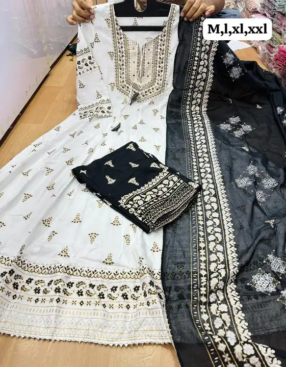 Post image 9376319517
♍NOW IN STOCK ANKHARKHALI HAND WORK KURTI PANT WITH COTTON MAL DUPPATA SET*

*FABRIC=16KG REYON*

*SIZE= M TO XXL*

*PRICE=1199Free shipping Gujrat