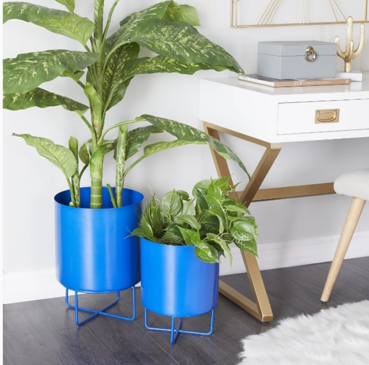  Metal Round Planter with Removable Stand, Set of 2 24", 21"H,

 uploaded by Neumark impex on 1/18/2024