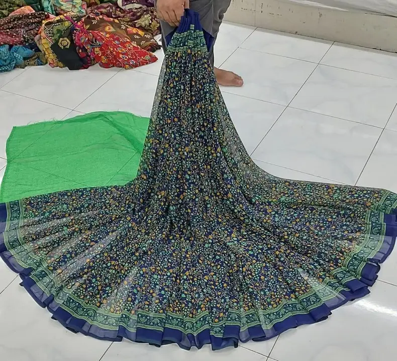 Single colour saree  uploaded by Shree kamdhenu textile on 1/24/2024