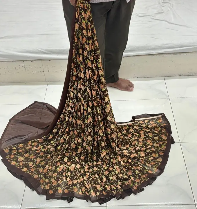 Single colour saree  uploaded by Shree kamdhenu textile on 1/24/2024