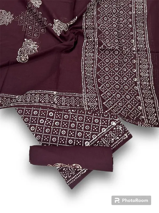 Post image *Wax Batik Hand Block Printed Unsticed Dress Material Suits*

*Pure Cotton Suit With Cotton Dupatta Best Quality*🌻

*Top 2.50 Meter*
*Bottom 2.25 Meter*
*Dupatta 2.25 Meter*