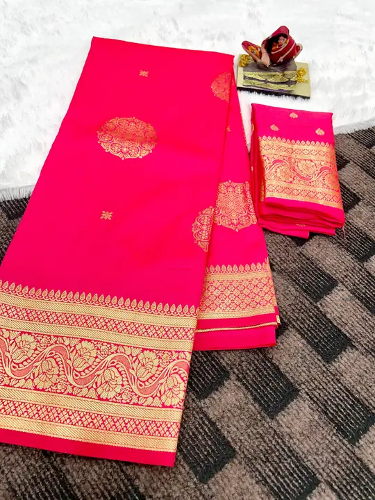 Beautiful gold zari weaving soft pure banarasi silk uploaded by Suyukti Creation on 1/30/2024